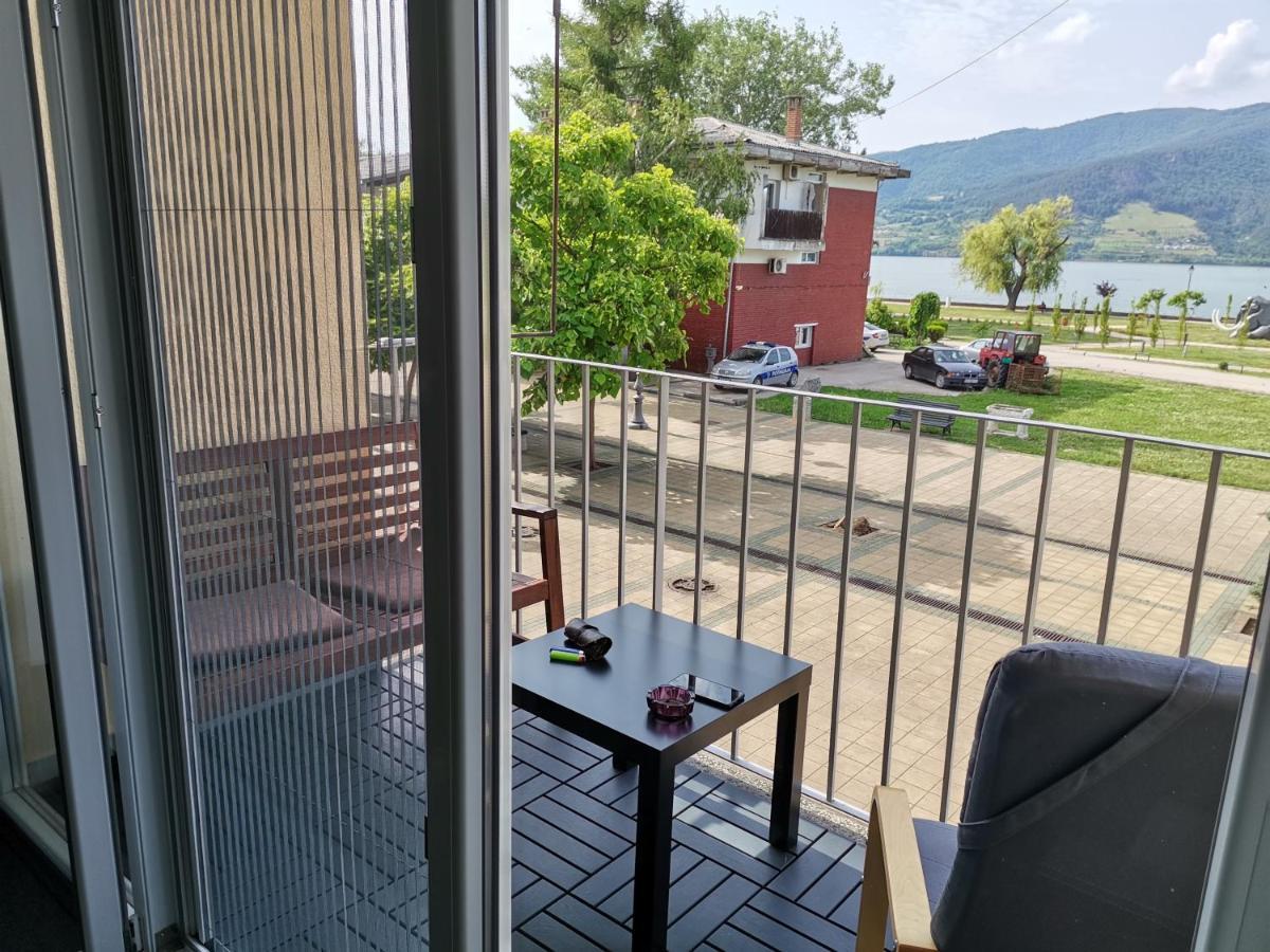 Apartman Terassa 下米拉诺瓦茨 外观 照片